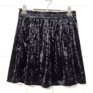 Joe Fresh crushed velvet short flared pull on skater mini skirt XS black pockets
